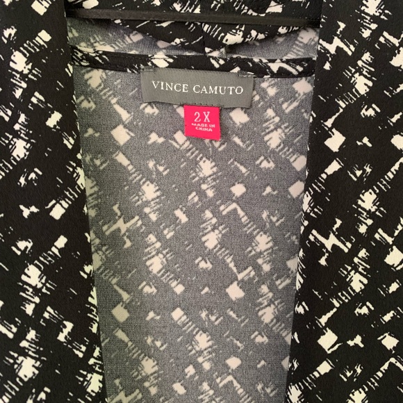 Vince Camuto 2X Black/White Surplice Ruched Side Top 3/4 Sleeve Stretch NWT - Picture 4 of 11